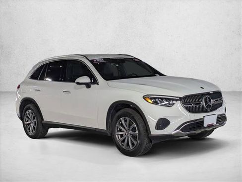 Certified 2025 Mercedes-Benz GLC 300 image 3