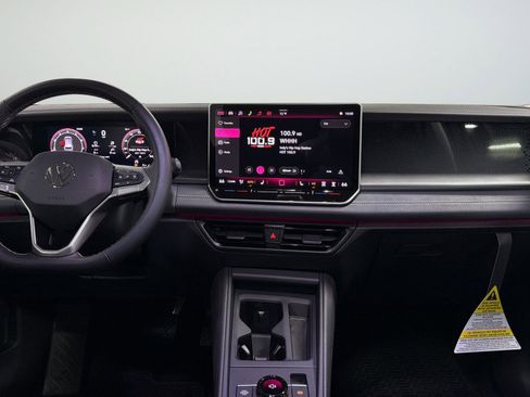 New 2026 Volkswagen Tiguan SE AWD/4WD image 32