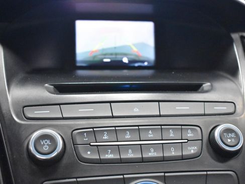 Used 2017 Ford Focus SE image 27