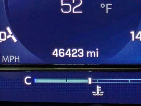 Used 2022 Chevrolet Silverado 1500 LT image 34