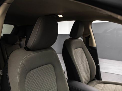 Used 2020 Ford Escape SE image 34