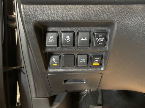 Used 2017 Nissan Pathfinder Platinum AWD/4WD image 20