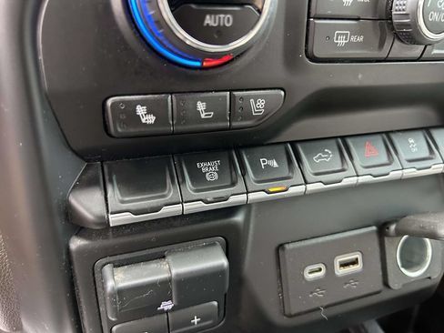Used 2023 Chevrolet Silverado 3500 LTZ AWD/4WD image 31