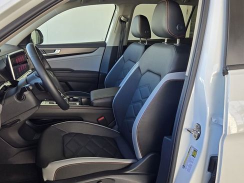 Certified 2025 Volkswagen Atlas Peak Edition SE image 15