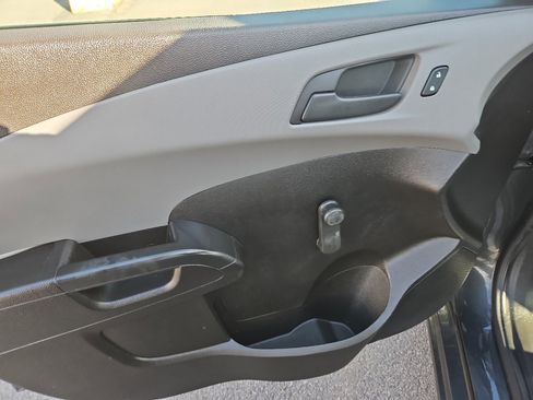 Used 2018 Chevrolet Sonic LS image 13