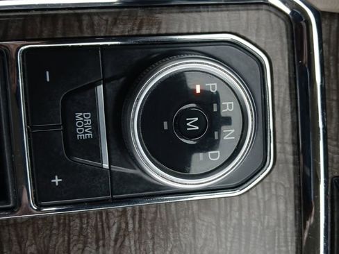 Used 2021 Ford Expedition Limited image 22