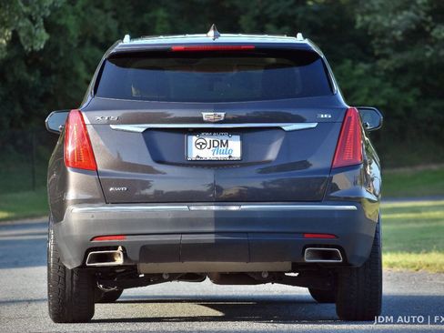 Used 2017 Cadillac XT5 Luxury w/ Driver Awareness Package AWD/4WD image 6