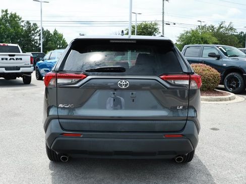 Used 2019 Toyota RAV4 LE FWD image 7