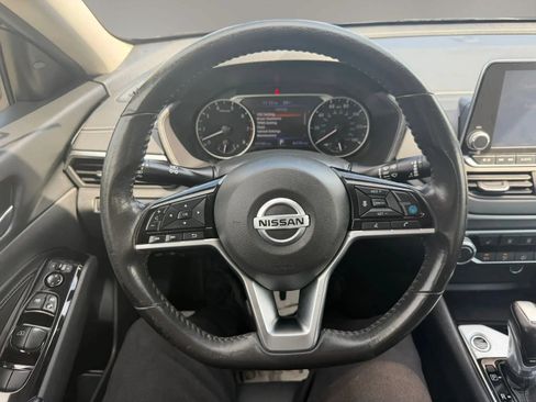Used 2022 Nissan Altima 2.5 SV w/ SV Premium Package FWD image 12
