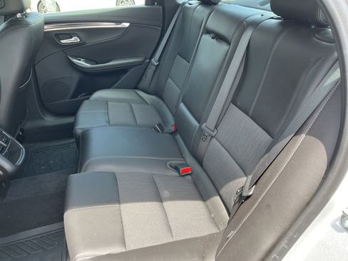 Used 2016 Chevrolet Impala LT FWD image 9