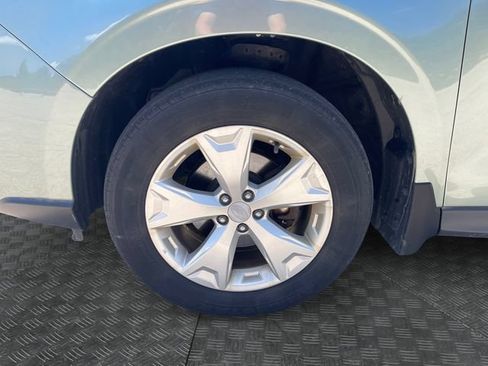 Used 2015 Subaru Forester 2.5i Limited AWD/4WD image 9