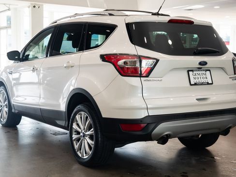 Used 2017 Ford Escape Titanium w/ Equipment Group 301A AWD/4WD image 6