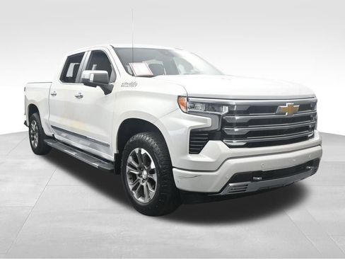 Used 2024 Chevrolet Silverado 1500 High Country AWD/4WD image 9