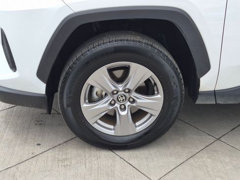Used 2025 Toyota RAV4 XLE AWD/4WD image 13