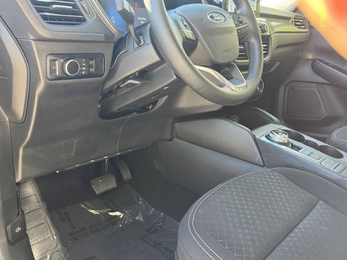 Used 2025 Ford Escape Active image 11
