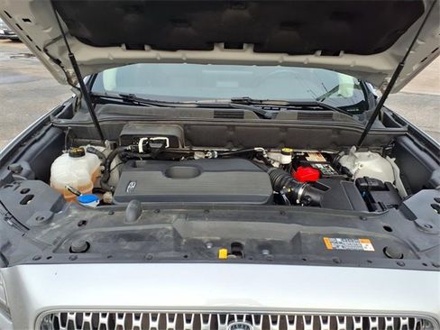 Certified 2021 Lincoln Nautilus Reserve w/ Equipment Group 201A image 3