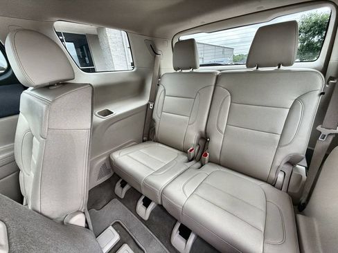 Used 2023 GMC Acadia Denali FWD image 24
