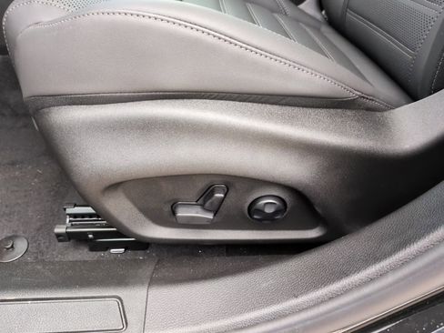 New 2026 Alfa Romeo Tonale w/ Black Premium Package image 24