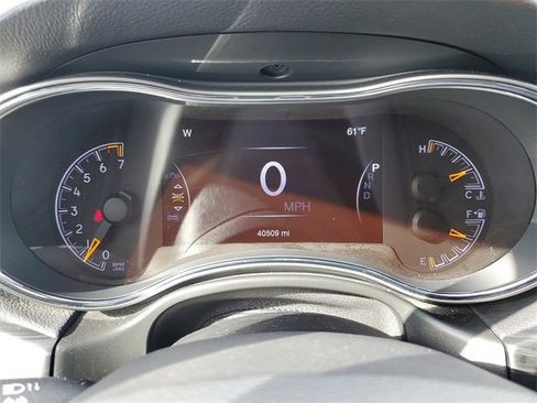 Used 2022 Jeep Grand Cherokee Limited image 19