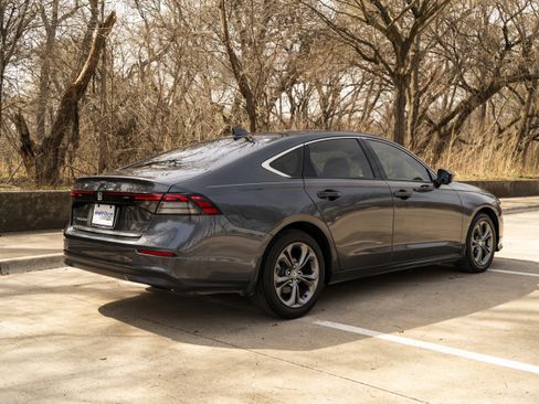 Used 2024 Honda Accord EX image 9