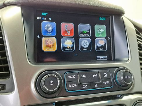 Used 2019 Chevrolet Suburban Premier image 17