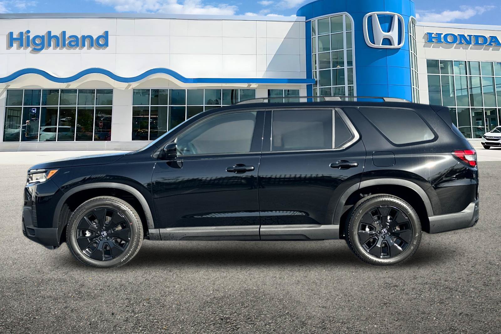 New 2026 Honda Pilot Black Edition image 2