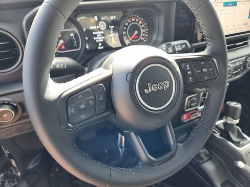 New 2025 Jeep Wrangler Unlimited Rubicon image 19