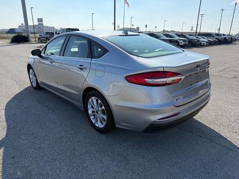 Used 2020 Ford Fusion SE image 3