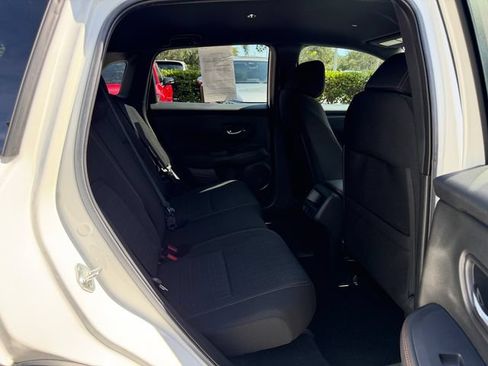Used 2024 Honda HR-V Sport image 17
