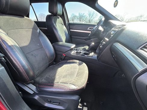 Used 2019 Ford Explorer XLT w/ Equipment Group 202A image 39