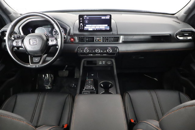 Used 2025 Honda Pilot TrailSport image 13