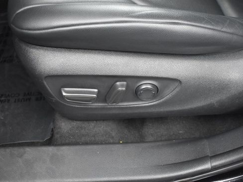 Used 2023 Toyota Highlander XLE FWD image 8