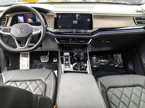 Certified 2025 Volkswagen Atlas SEL Premium R-Line image 27