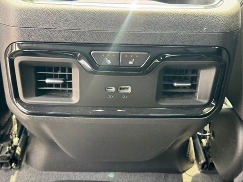 Used 2024 GMC Sierra 1500 AT4 w/ Technology Package AWD/4WD image 15