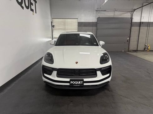 Used 2024 Porsche Macan AWD/4WD image 3