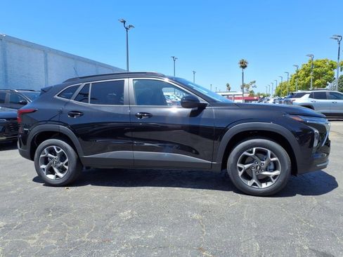 New 2025 Chevrolet Trax LT w/ Driver Confidence Package image 3