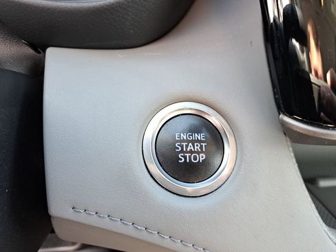 Certified 2020 Toyota Highlander XLE image 30