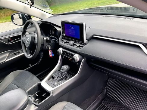 Used 2023 Toyota RAV4 LE AWD/4WD image 14