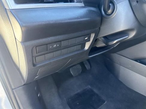 Used 2023 Mitsubishi Outlander SE image 22