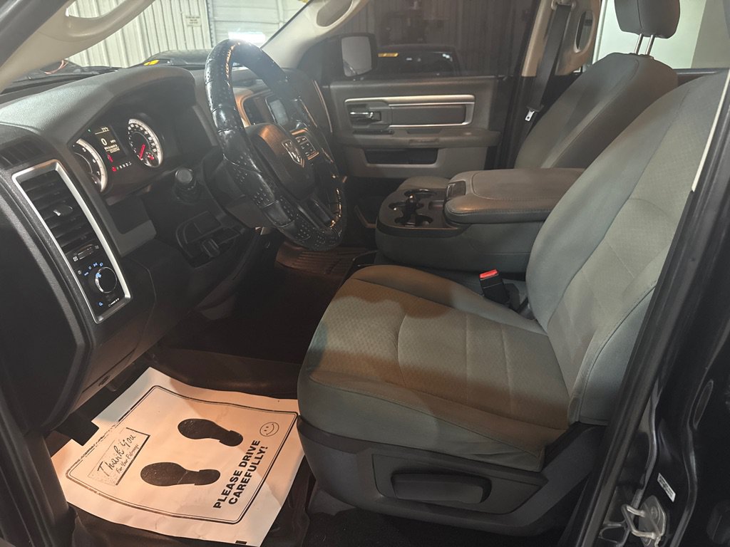 Used 2016 RAM 1500 Classic SLT AWD/4WD image 4