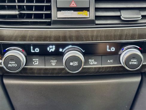 Used 2020 Honda Accord Touring image 18
