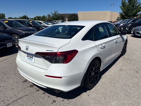 Used 2023 Honda Civic Sport image 4