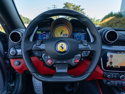 Certified 2019 Ferrari Portofino image 36