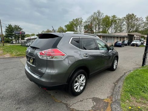 Used 2016 Nissan Rogue SV w/ SV Premium Package AWD/4WD image 5