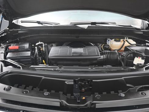 Used 2024 Chevrolet Suburban Premier w/ Premium Package RWD image 12