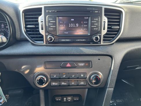 Used 2017 Kia Sportage LX FWD image 18