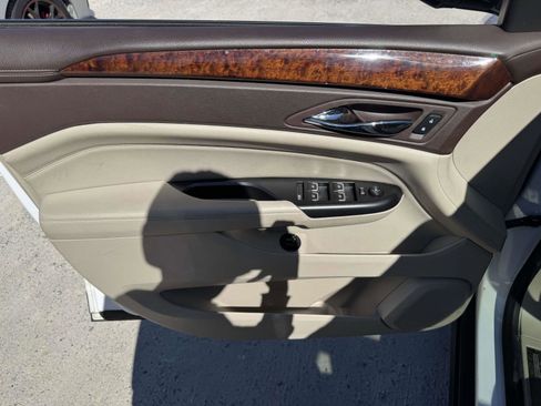 Used 2016 Cadillac SRX Luxury image 14