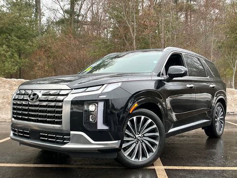 Used 2024 Hyundai Palisade Calligraphy image 1