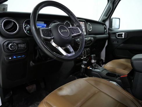 Used 2022 Jeep Wrangler Unlimited Sahara w/ Cold Weather Group AWD/4WD image 12