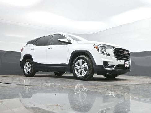 Used 2024 GMC Terrain SLE FWD image 34